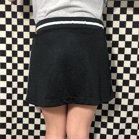 Vintage Adidas Skirt (women’s medium) - Picture 5 of 8